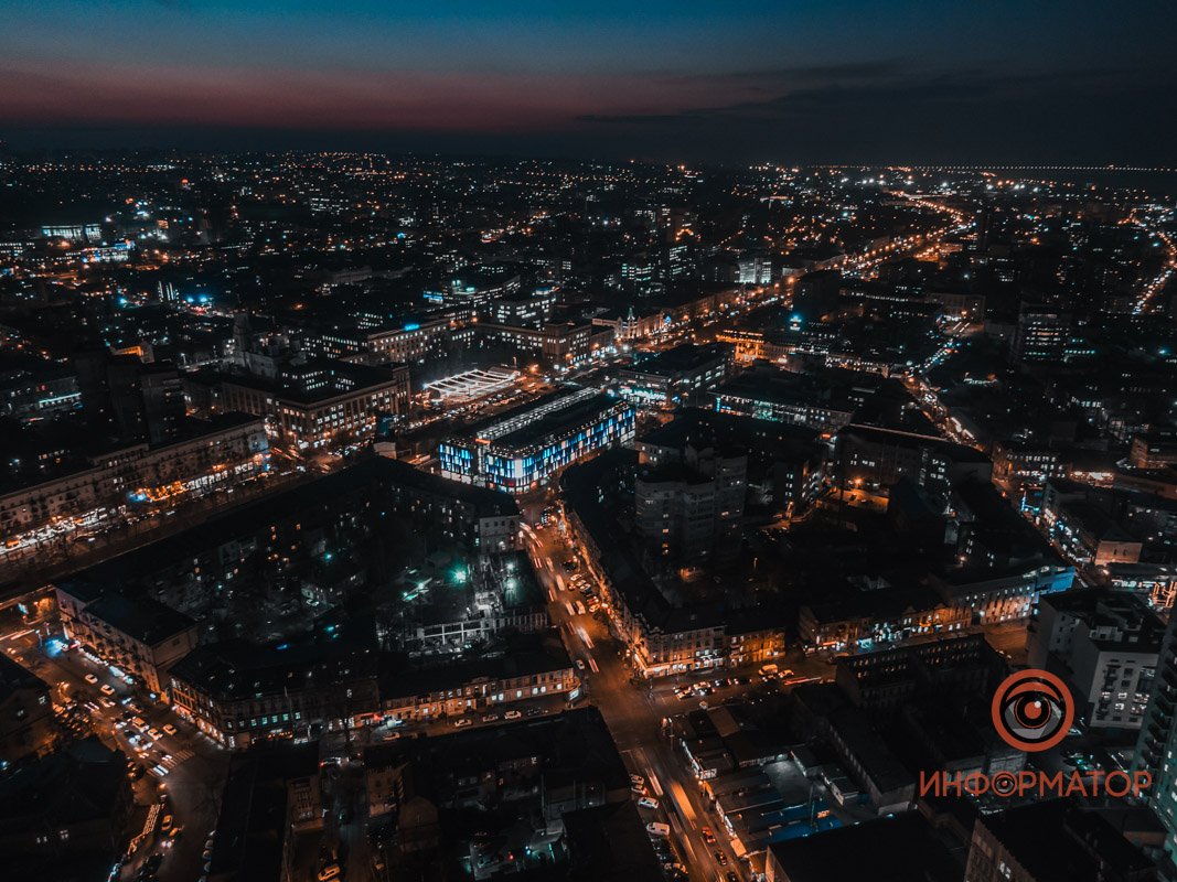 Вечернее зарево провожает день Вечернее зарево провожает день