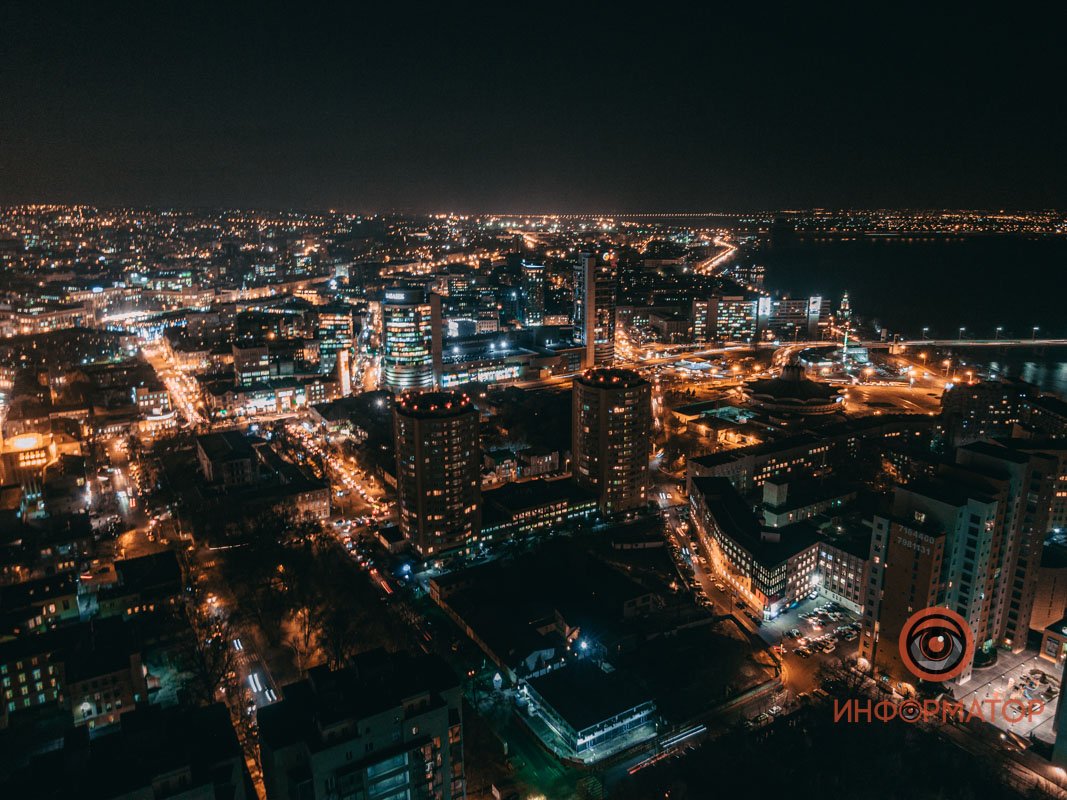 Город включил свет Город включил свет