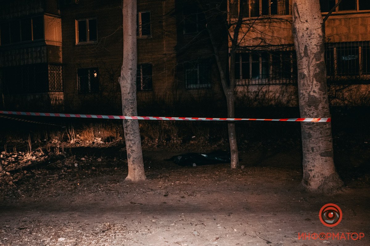 Тело нашли у дома № 45 по проспекту Героев Тело нашли у дома № 45 по проспекту Героев