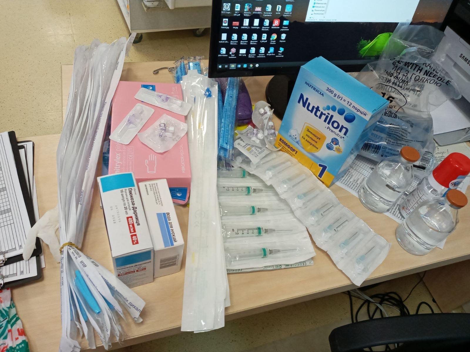 Волонтеры и врачи делают для малышки все возможное