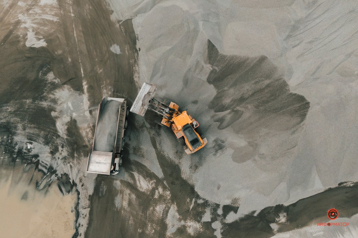 Информатор взлетел над карьером