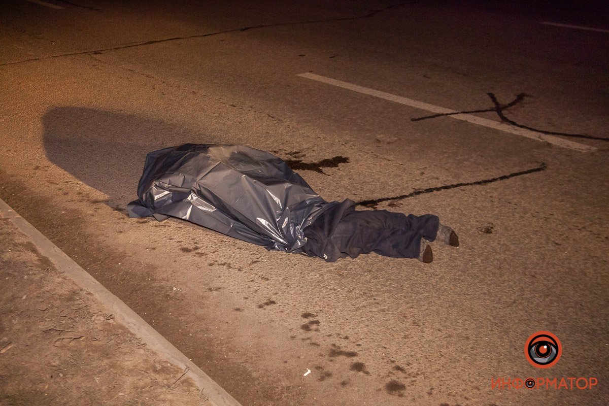 В Днепре возле заправки SKY ЗАЗ насмерть сбил двоих мужчин 1