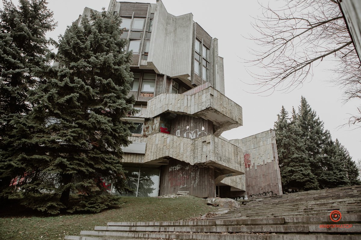 Ресторан давно пустует