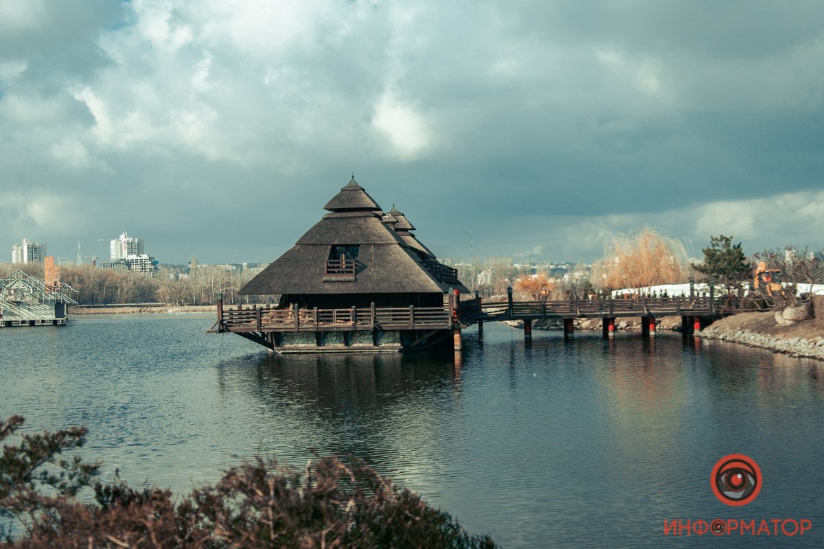 Тяжелое небо нашло свое продолжение в отражении Тяжелое небо нашло свое продолжение в отражении
