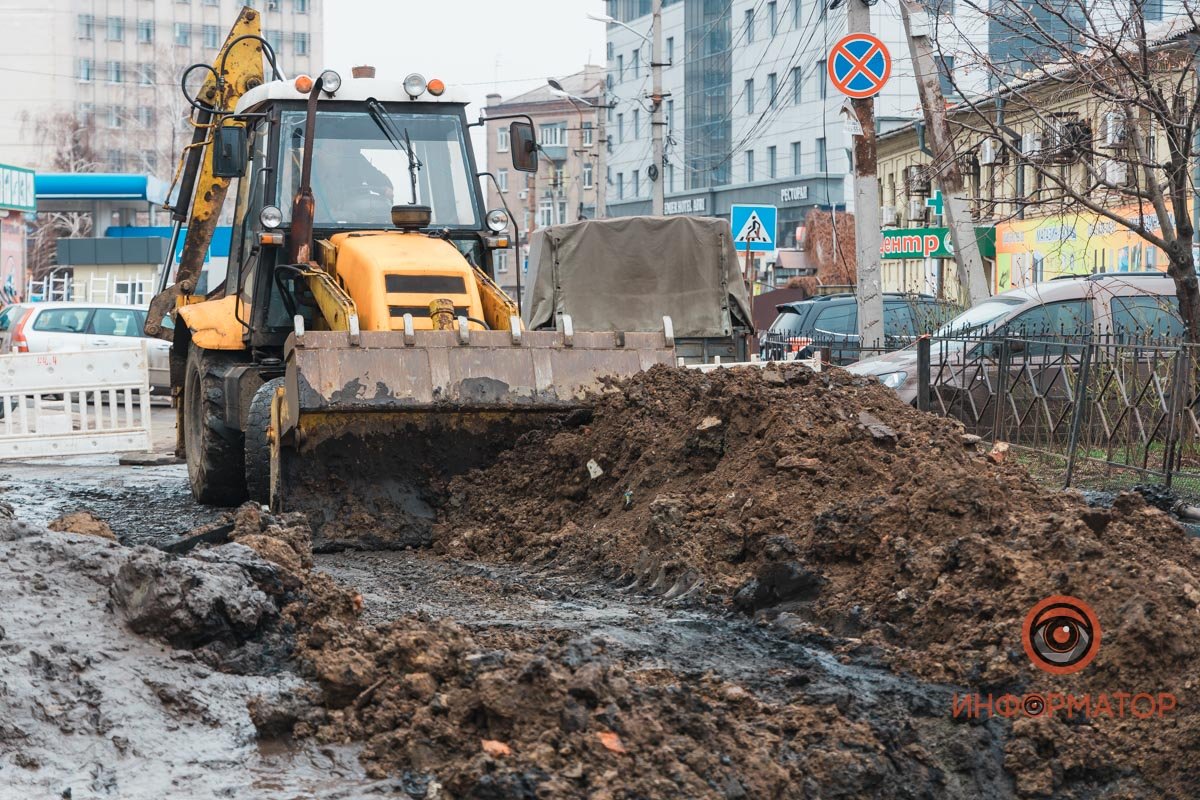 Коммунальщики работают с самого утра Коммунальщики работают с самого утра