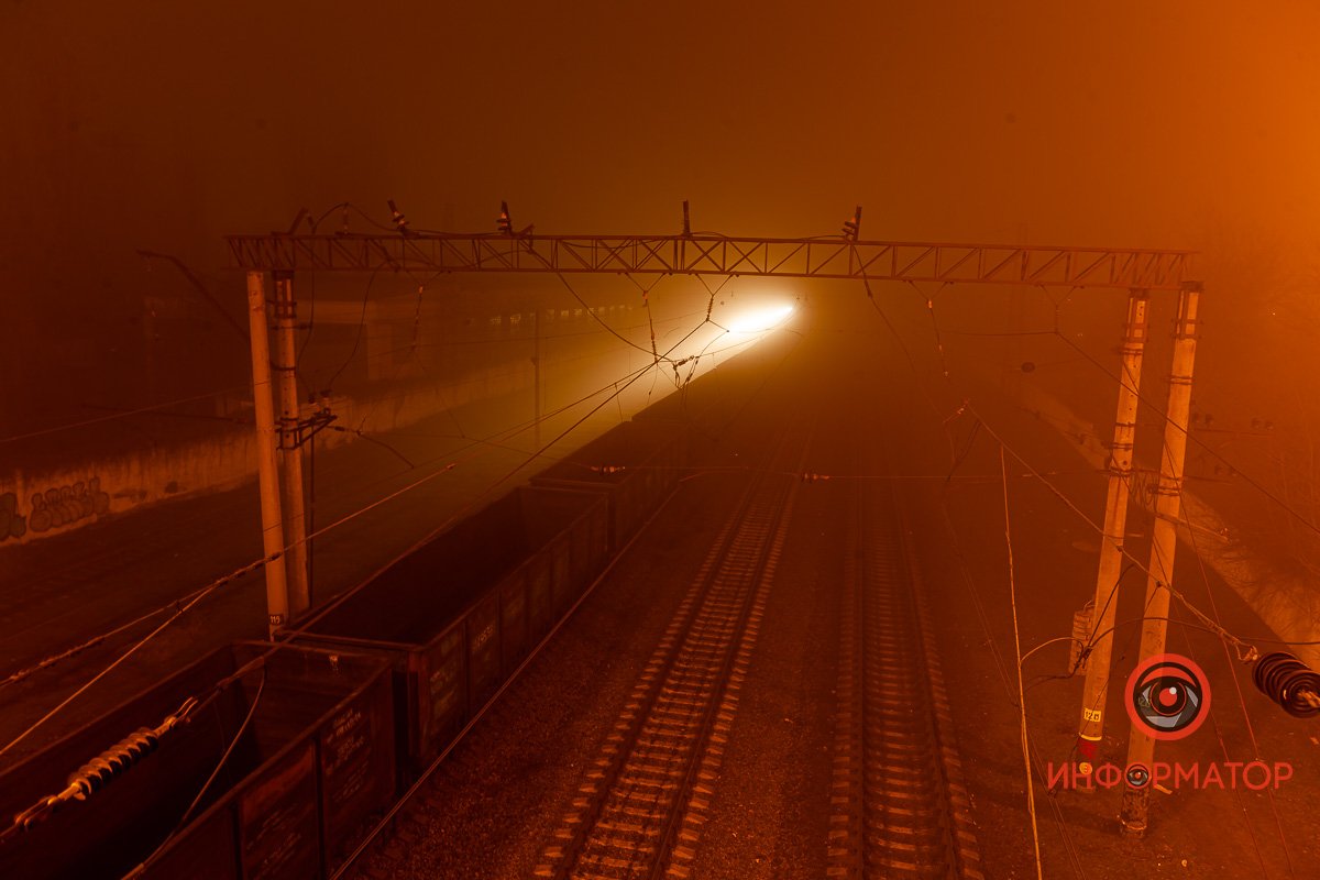 Мчится тихий огонек