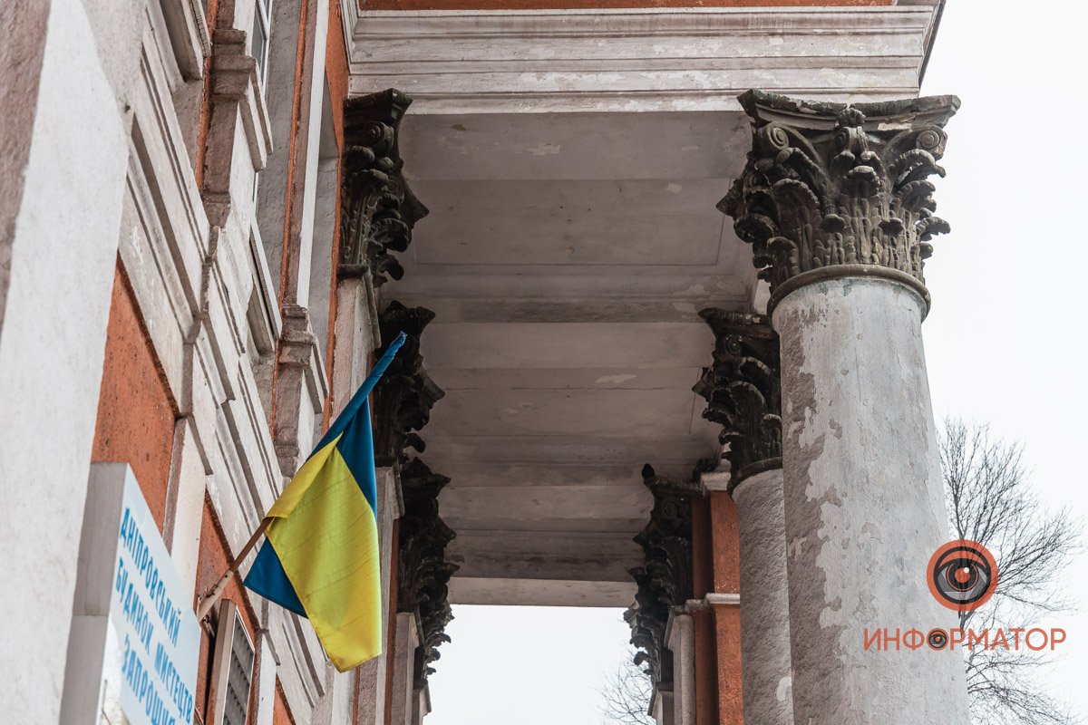 За время своего существования здание здорово обветшало