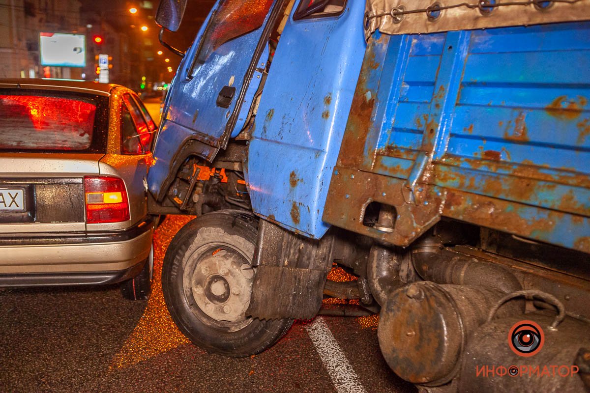 У грузовика отказали тормоза