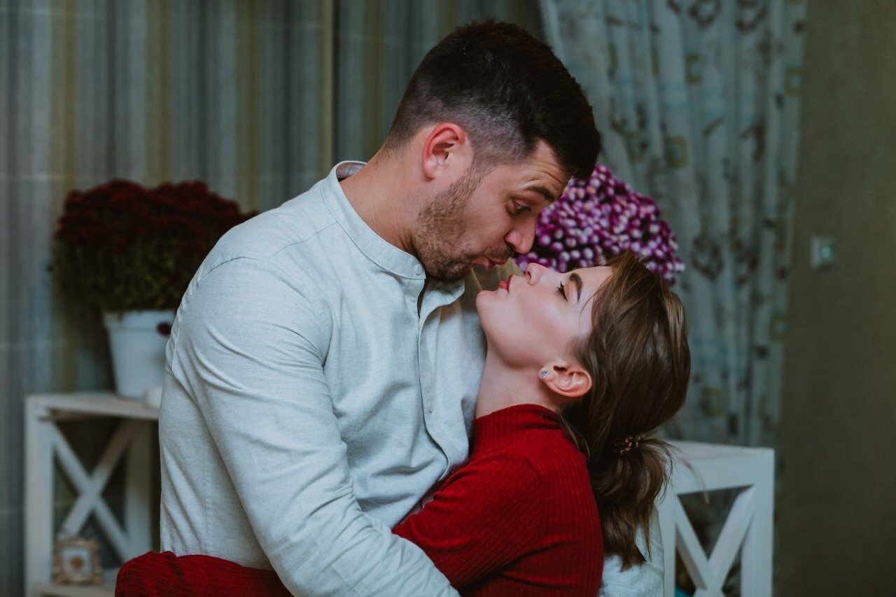 В День Влюбленных жители Днепра рассказали о любви, первом свидании и секретах отношений 9