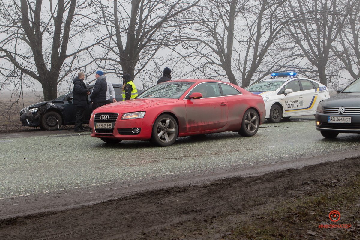 В Днепре на Криворожской трассе случились 3 аварии из 7 машин: движение затруднено 2