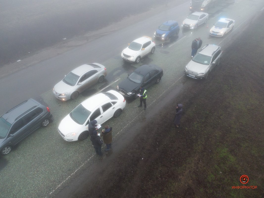 В Днепре на Криворожской трассе случились 3 аварии из 7 машин: движение затруднено 8