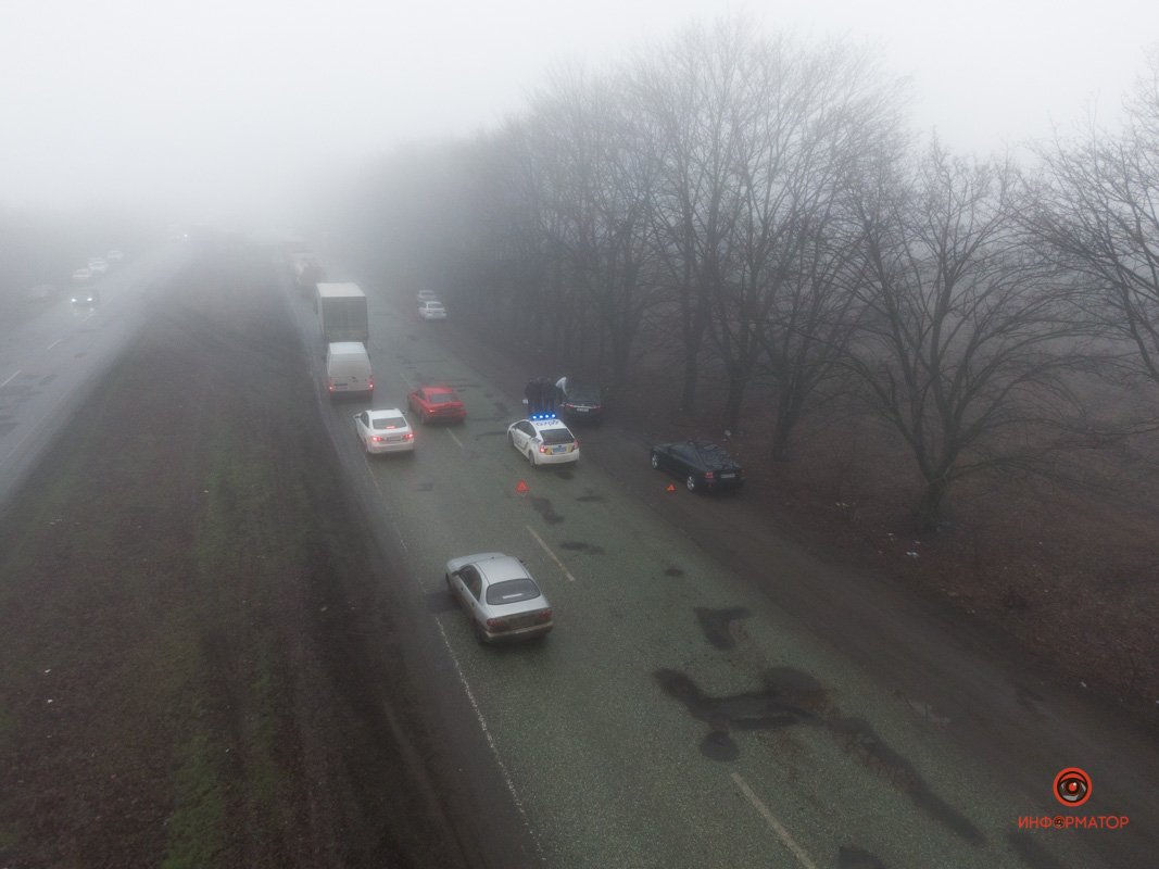 В Днепре на Криворожской трассе случились 3 аварии из 7 машин: движение затруднено 9