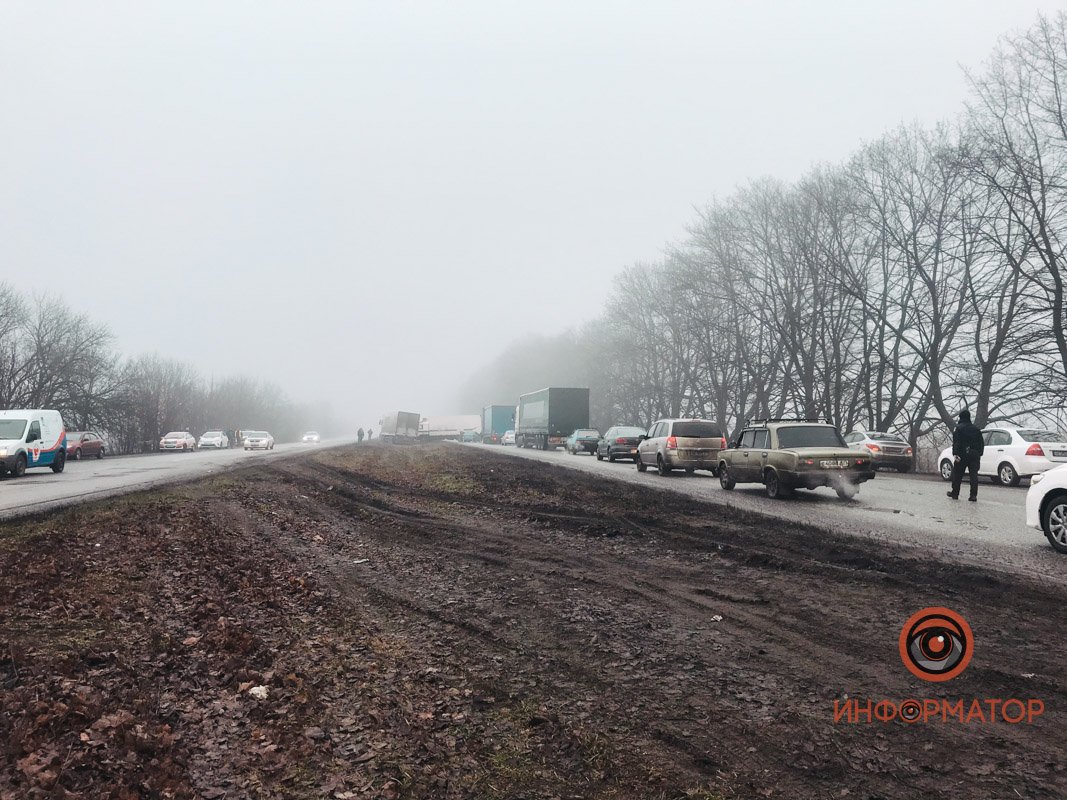В сторону Днепра образовалась пробка В сторону Днепра образовалась пробка