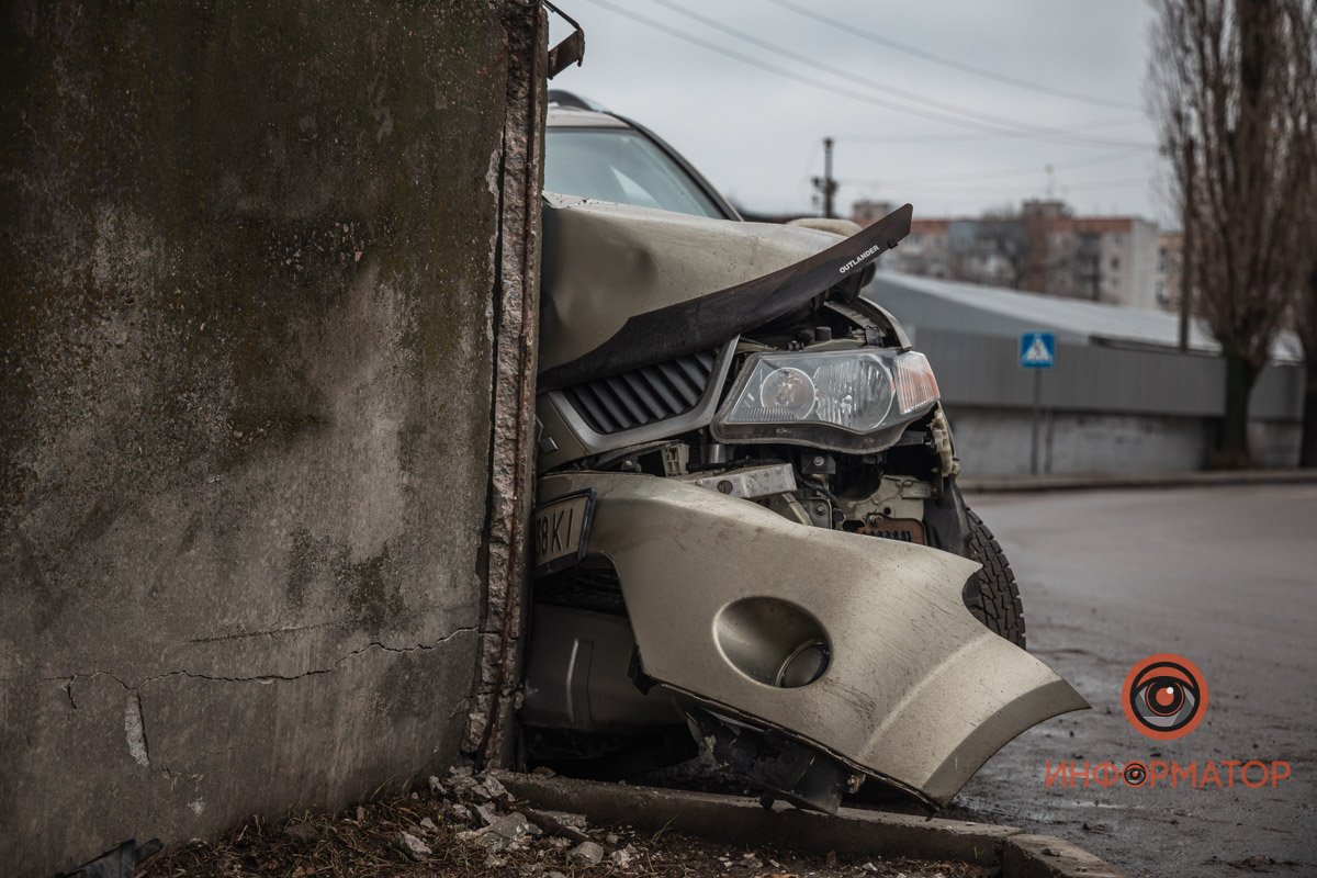 Водитель вызвал эвакуатор Водитель вызвал эвакуатор