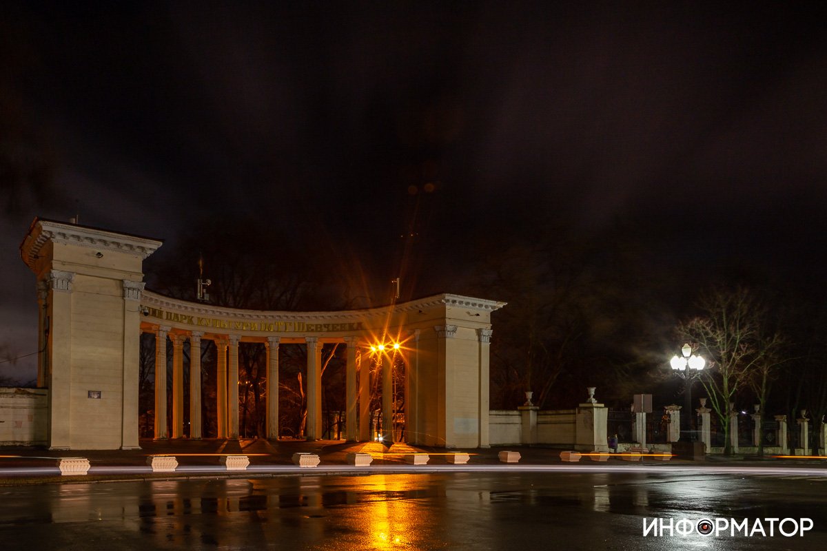Выглядит завораживающе в своем одиночестве Выглядит завораживающе в своем одиночестве