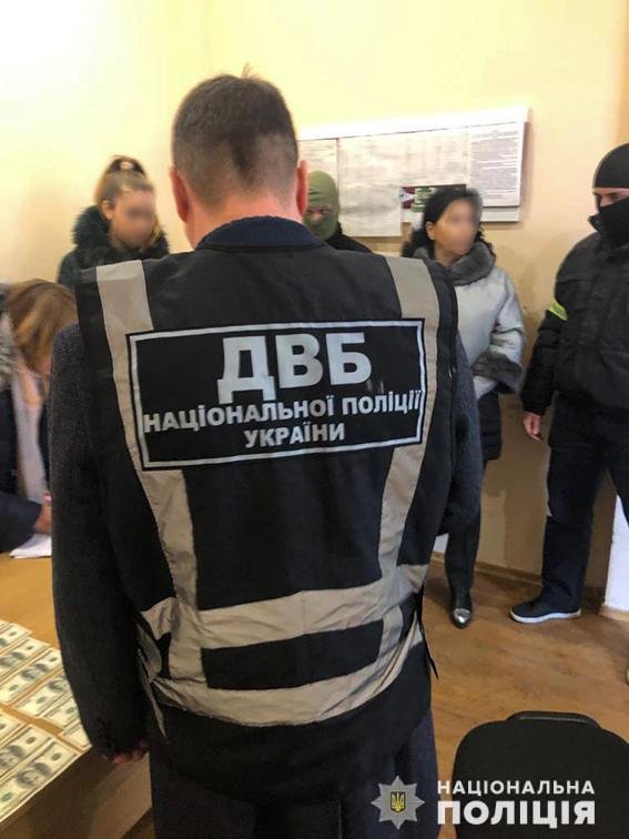 По факту попытки дачи взятки начато уголовное дело По факту попытки дачи взятки начато уголовное дело