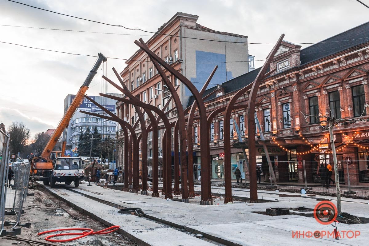 Шел 240-й день реконструкции улицы Короленко Шел 240-й день реконструкции улицы Короленко