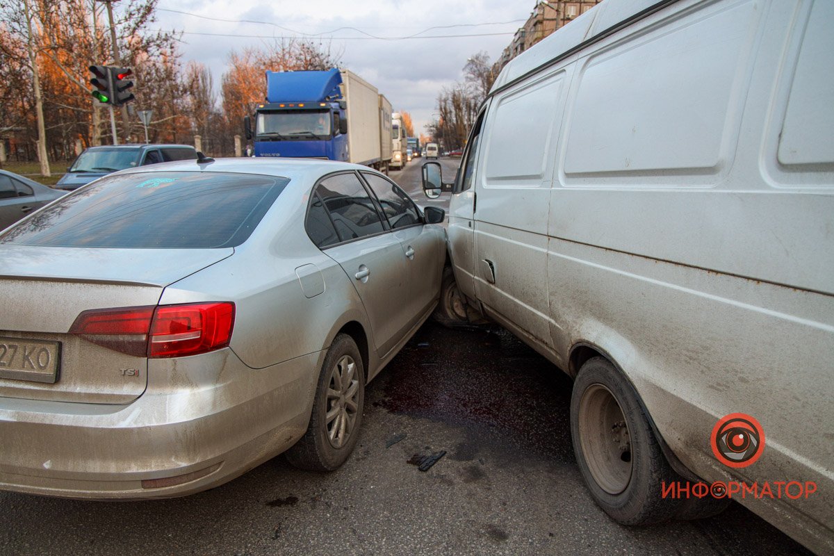 Столкнулись ГАЗель и Volkswagen