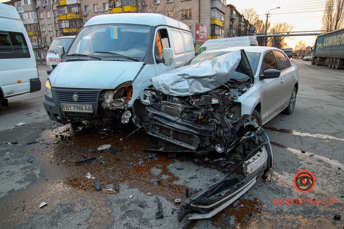 С места аварии пострадавшего забрала скорая помощь