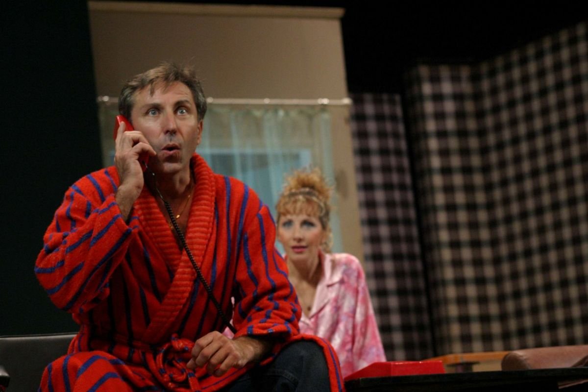 Женат и даже слишком Женат и даже слишком