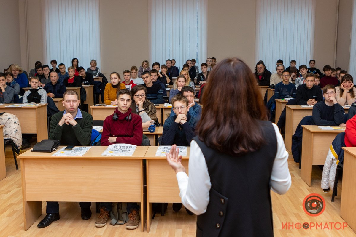 В Днепре Interpipe и "Днепровская политехника" начали третий сезон обучения мехатронике для школьников 2