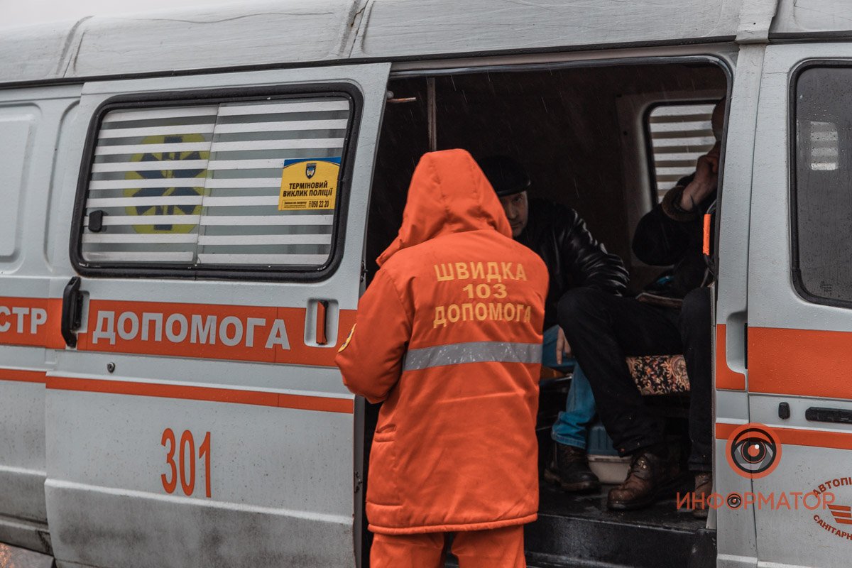 С места аварии четырех пострадавших забрала скорая помощь