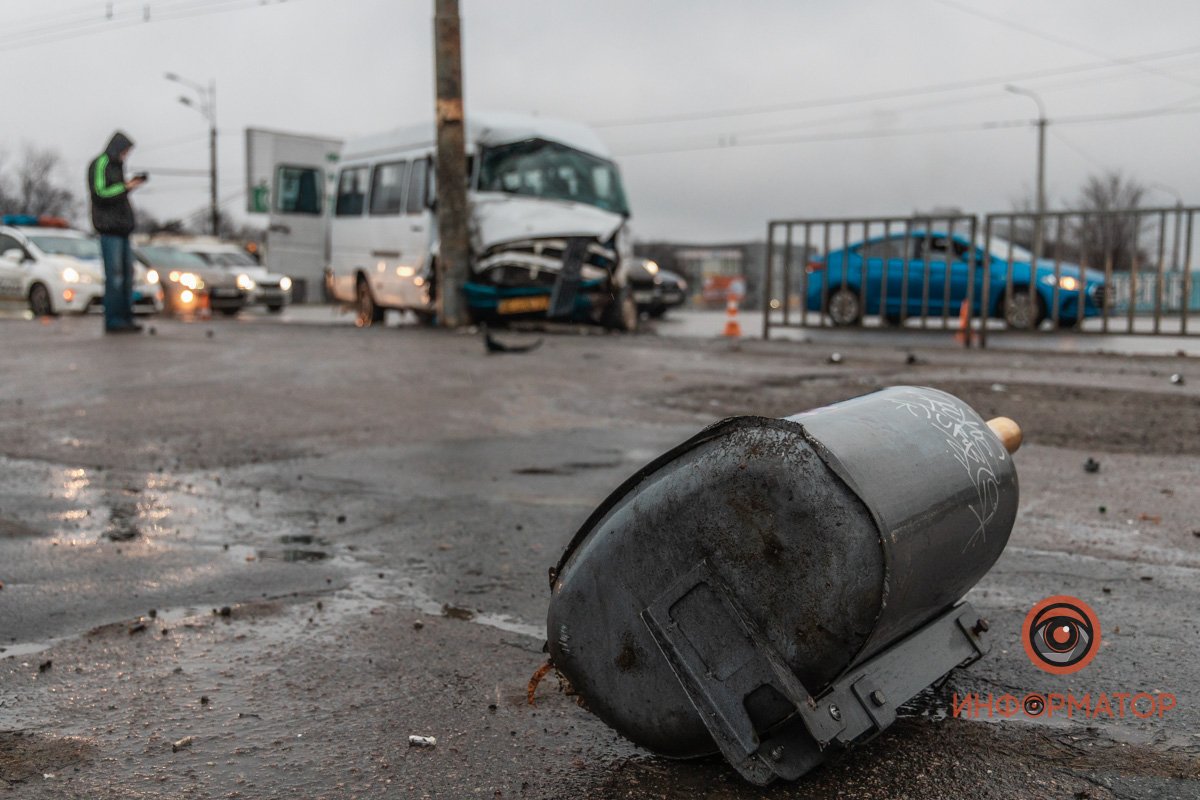 Досталось и мусорному баку 