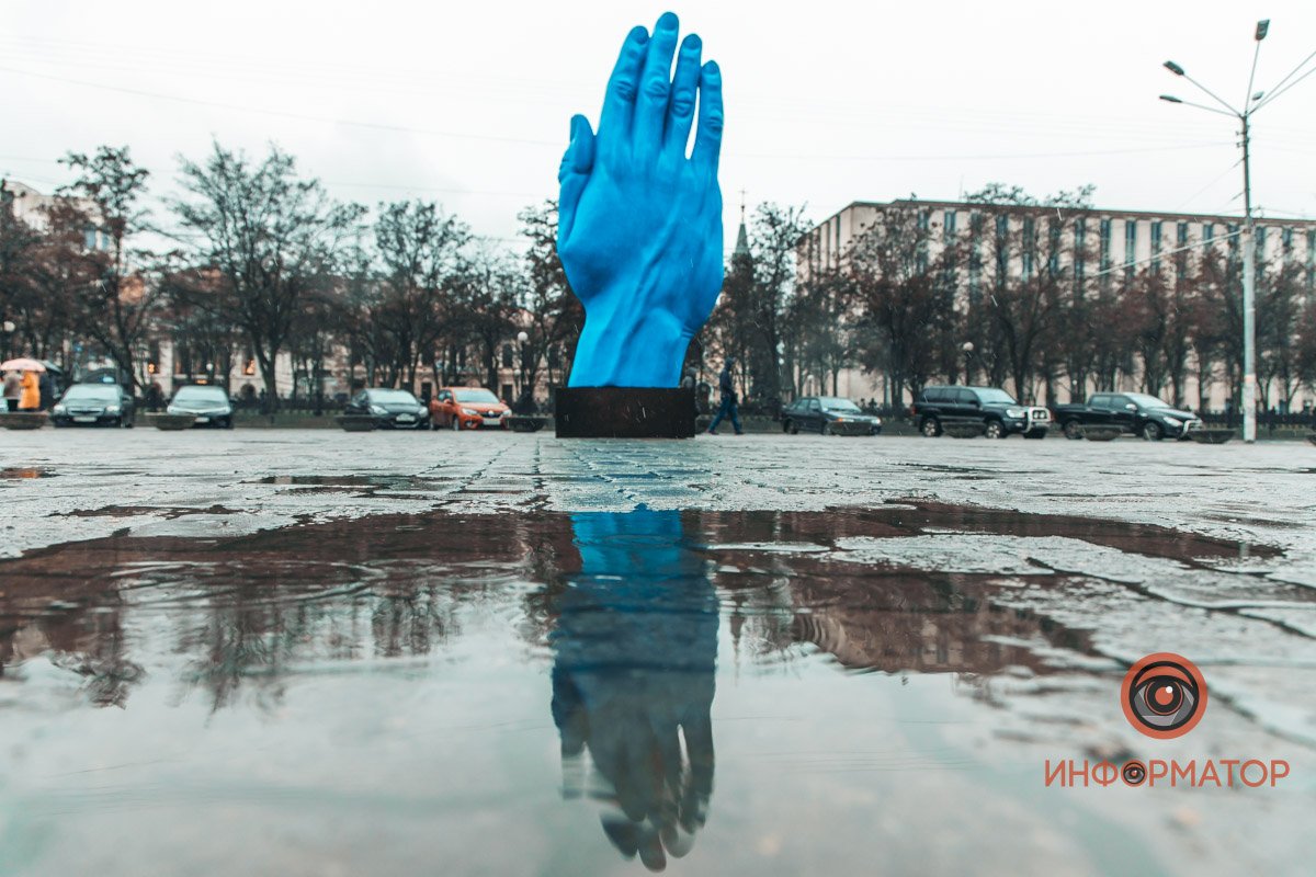 Взымается в небо и просит солнца Взымается в небо и просит солнца