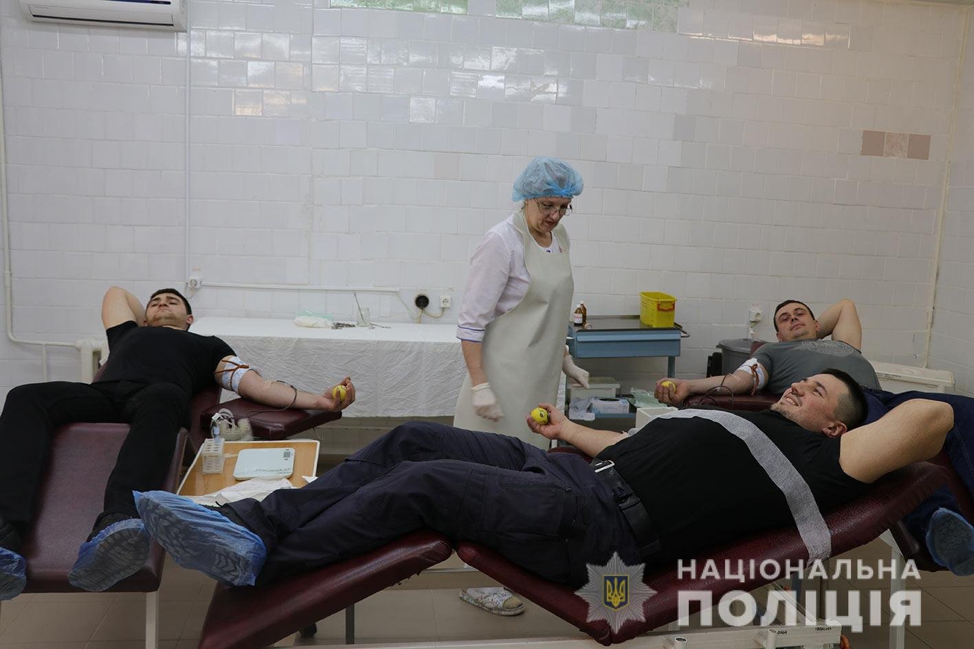 Правоохранители Днепра поделились своей кровью Правоохранители Днепра поделились своей кровью