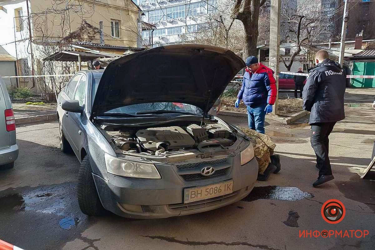 Помимо правоохранителей, на место работали и взрывотехники