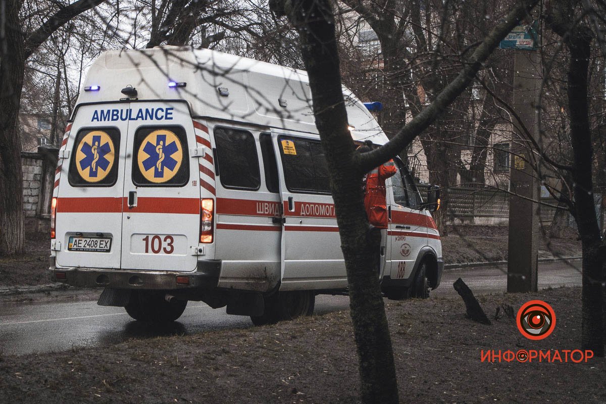 На место прибыла бригада скорой помощи На место прибыла бригада скорой помощи