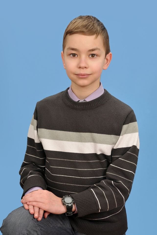 В Днепре Mercedes влетел в толпу людей: как себя чувствует пострадавший 12-летний мальчик 1