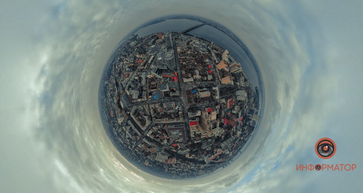 Хоть и вращается она бесшумно, шума в ней хоть отбавляй