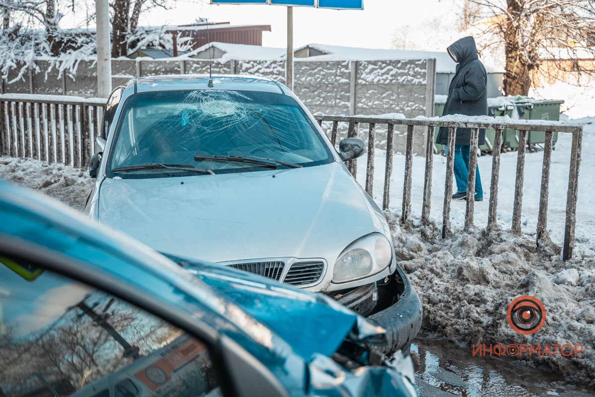 Медики оказали пострадавшим первую помощь на месте, после чего госпитализировали