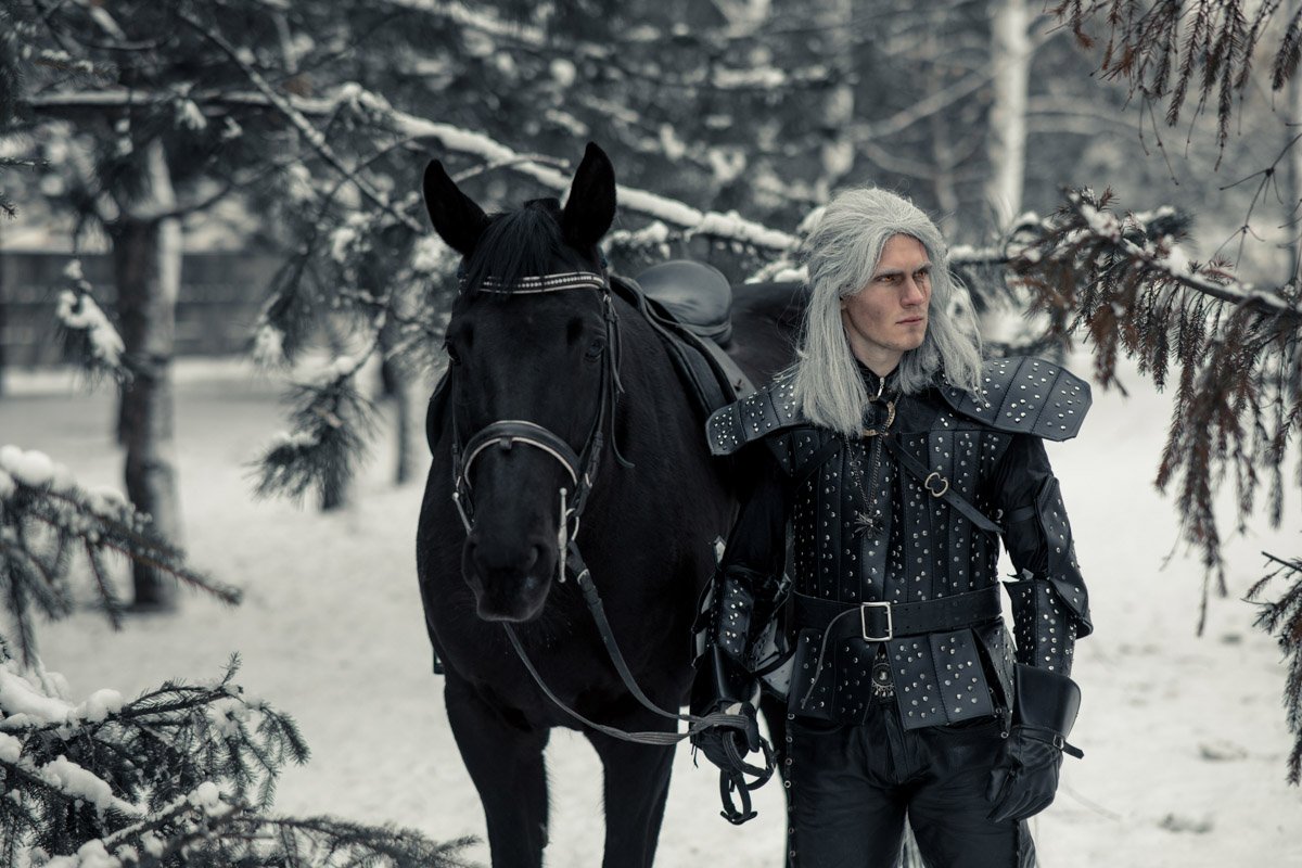 Люди любят выдумывать страшилища и страхи. Тогда сами себе они кажутся не столь уродливыми и ужасными Люди любят выдумывать страшилища и страхи. Тогда сами себе они кажутся не столь уродливыми и ужасными