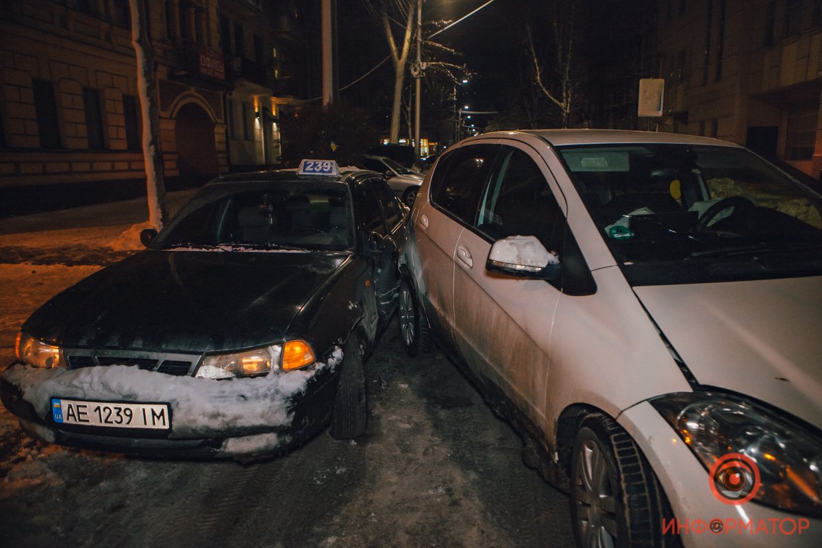 От удара Mercedes откинуло назад, к Daewoo От удара Mercedes откинуло назад, к Daewoo