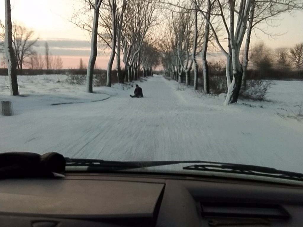 Сидел в мокрой одежде и не говорил: в Днепре сотрудники ГСЧС спасли мужчину 1