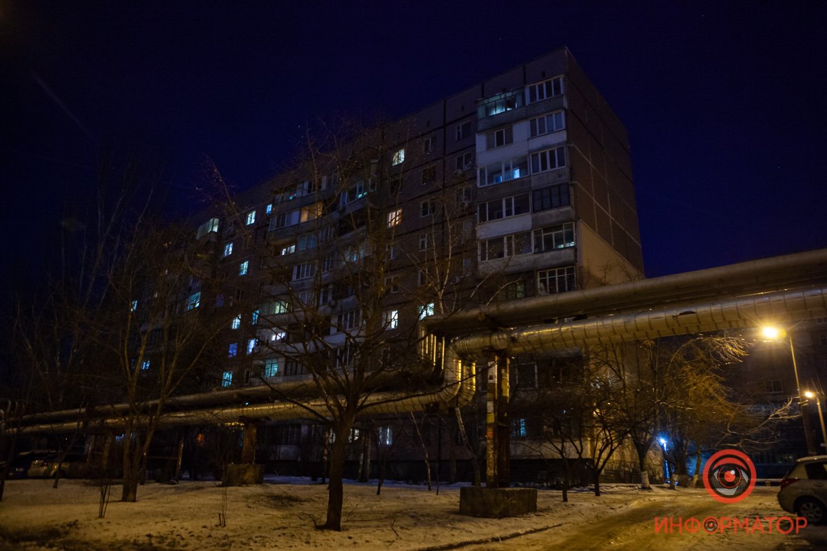 Парень выпал из окна на 7-м этаже и остался жив