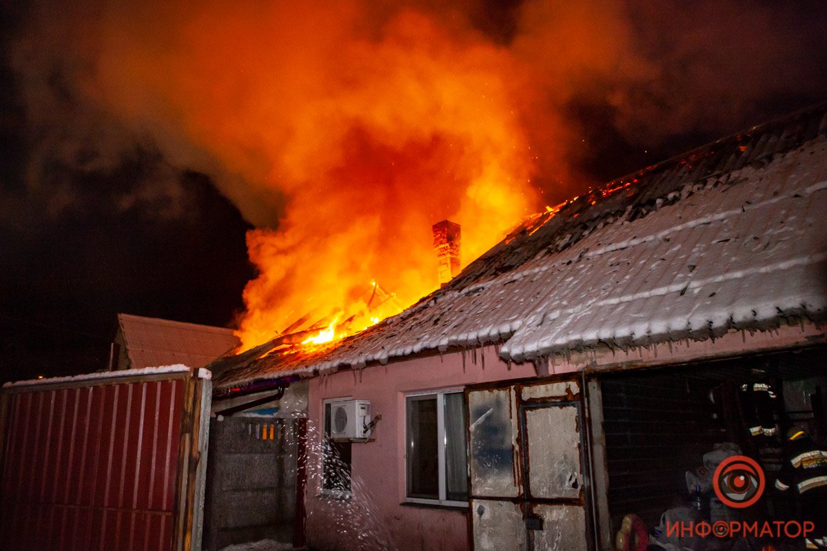 Горел дом №5 на Кодацком спуске Горел дом №5 на Кодацком спуске