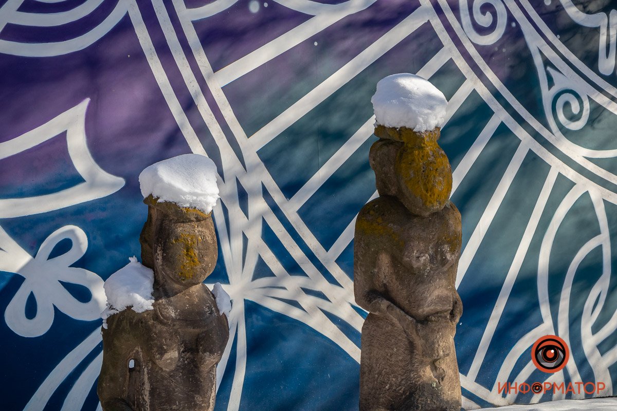 Сплетничают со снегирями Сплетничают со снегирями