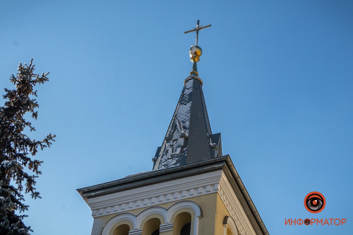 Здание много раз менялось