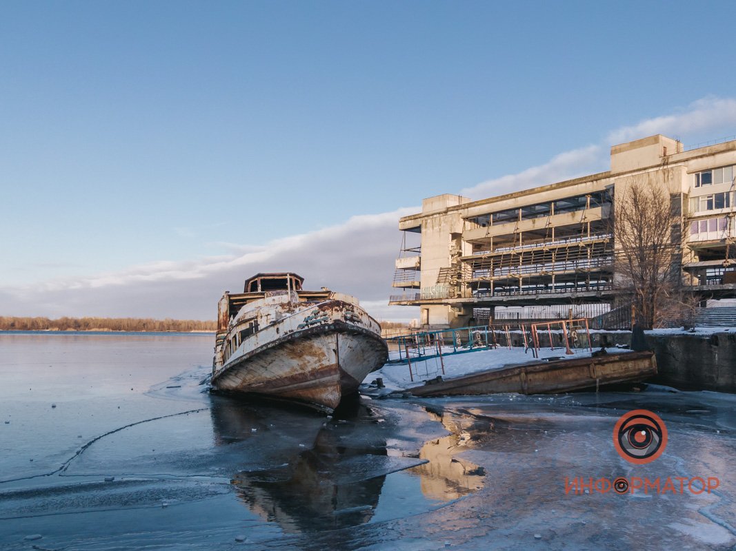 Всё пройдёт... Этот снег, эта ссора в соседней квартире. Всё пройдёт... Этот снег, эта ссора в соседней квартире.