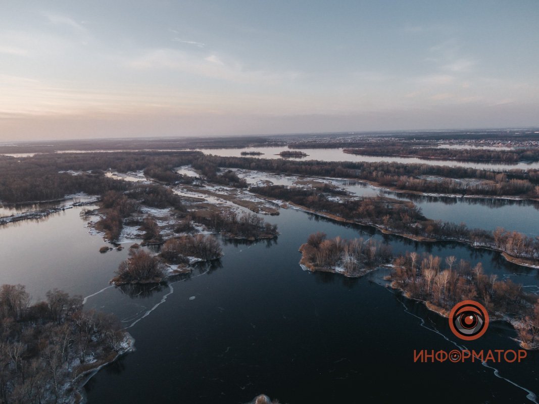 Столько мест на земле, и чудес на ней тоже немало. Столько мест на земле, и чудес на ней тоже немало.