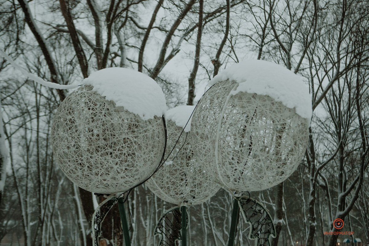 Огромные заснеженные чупа-чупсы Огромные заснеженные чупа-чупсы