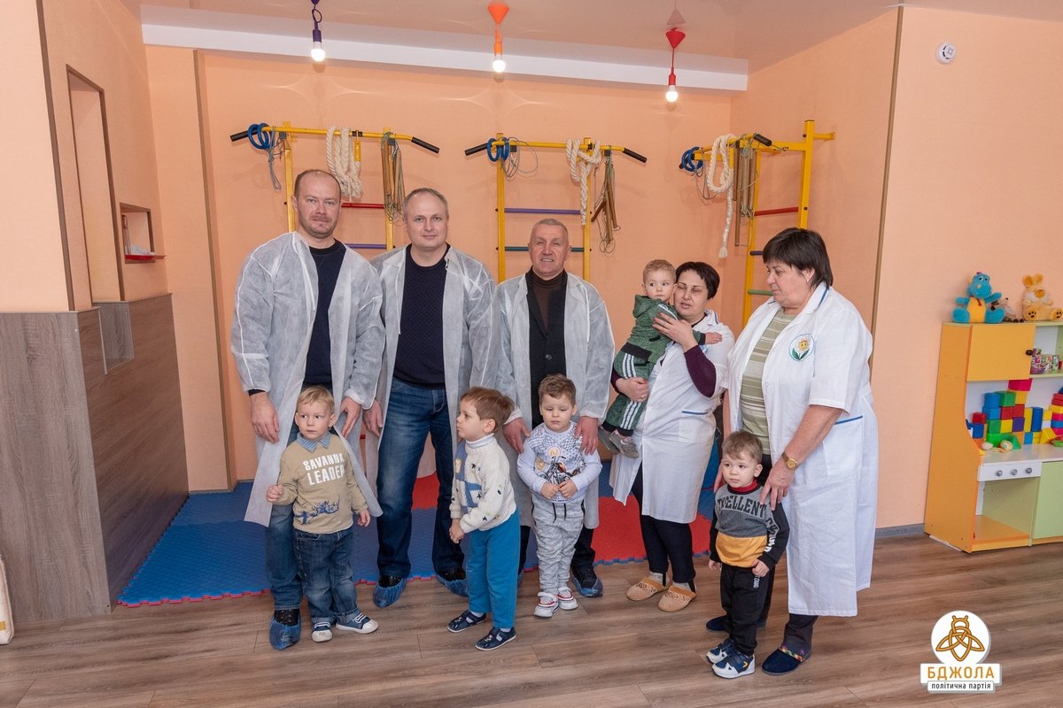 Партия "Бджола" проведала малышей в женской исправительной колонии 2