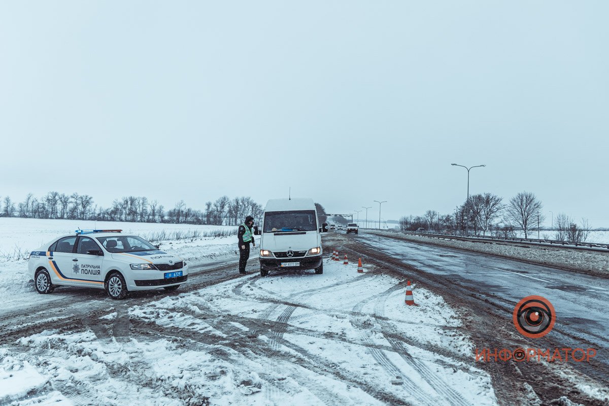 Правоохранители разворачивают водителей