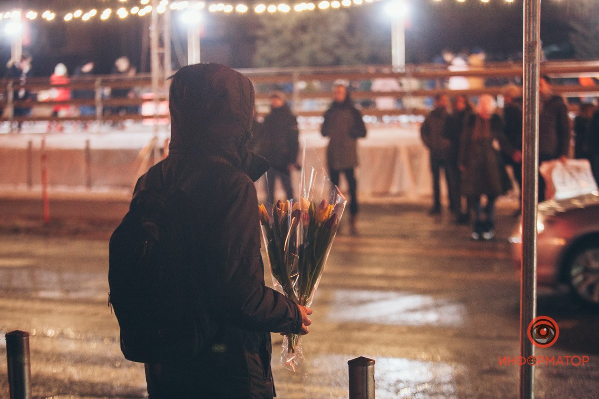 Как жители Днепра торопятся домой на День Валентина 2