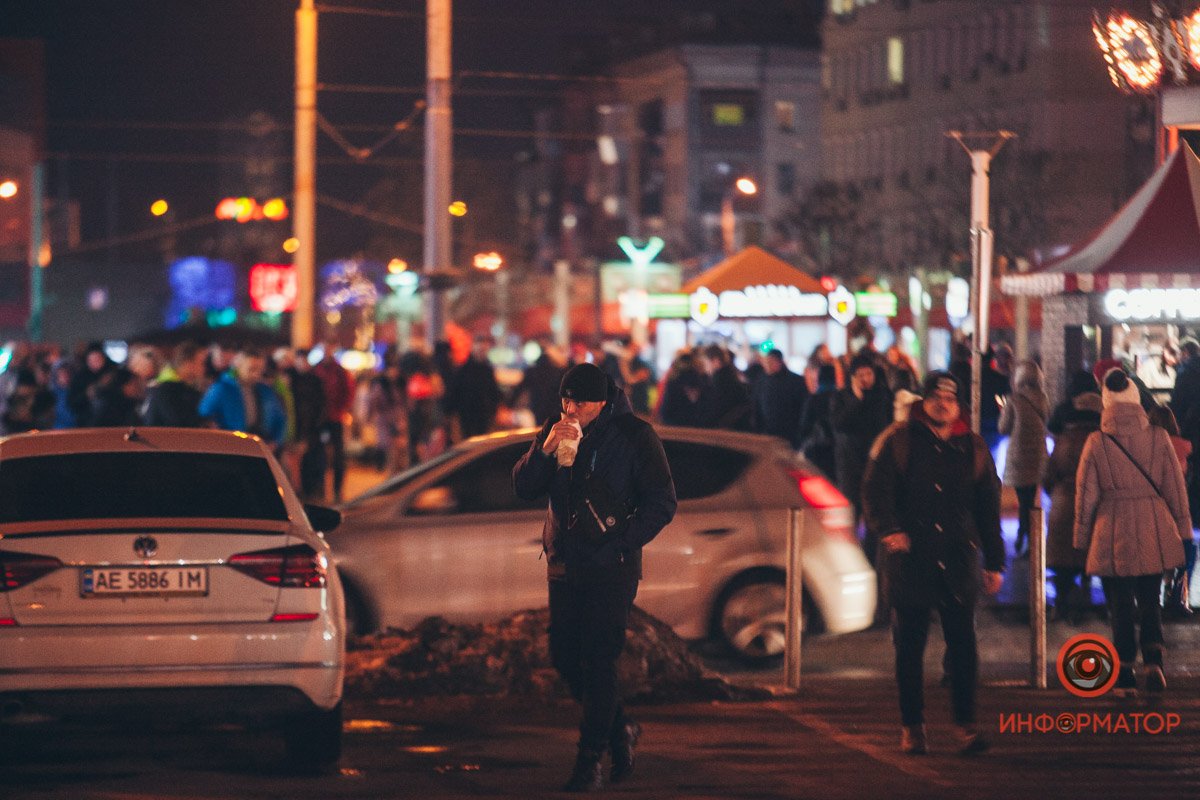 Как жители Днепра торопятся домой на День Валентина 3