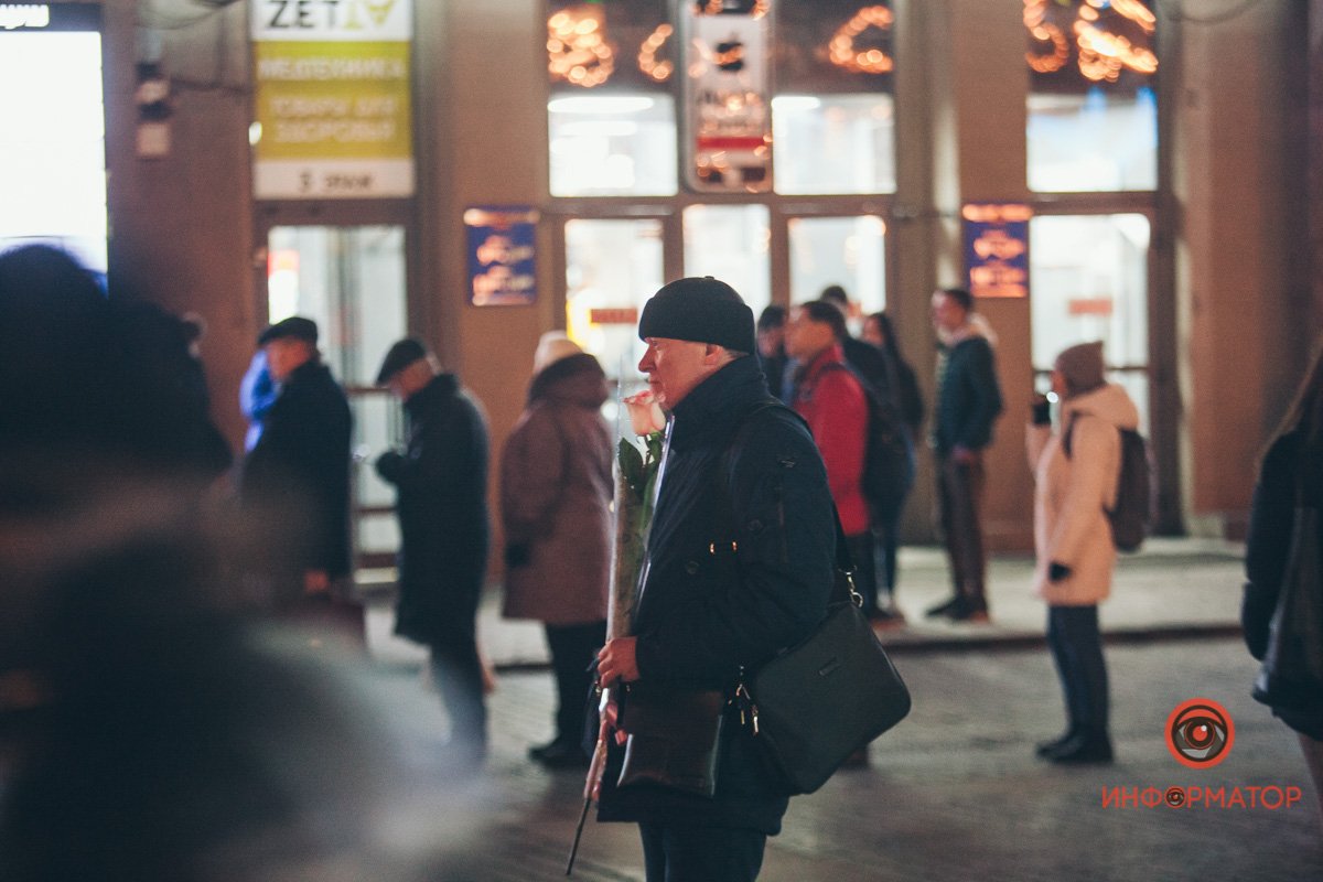 Как жители Днепра торопятся домой на День Валентина 5