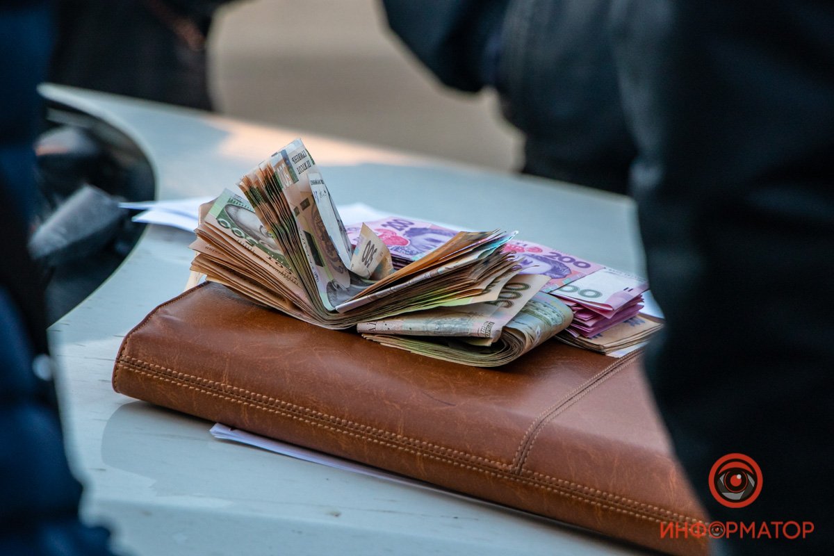 В рюкзаке лежали порядка 50 тысяч гривен разного номинала